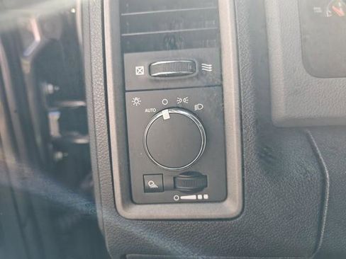 Used 2014 RAM 3500 Tradesman w/ Chrome Appearance Group image 9