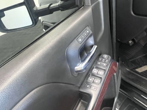 Used 2019 GMC Sierra 3500 SLT w/ Suspension Package, Off-Road AWD/4WD image 12