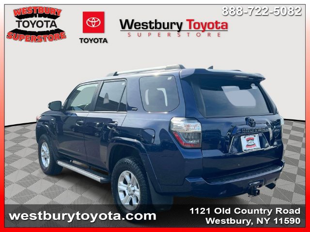 Used 2022 Toyota 4Runner SR5 Premium w/ Moonroof Package AWD/4WD image 11