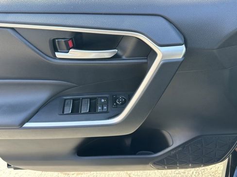 Used 2025 Toyota RAV4 XLE image 22