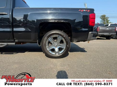 Used 2018 Chevrolet Silverado 1500 Custom w/ Custom Convenience Package AWD/4WD image 25