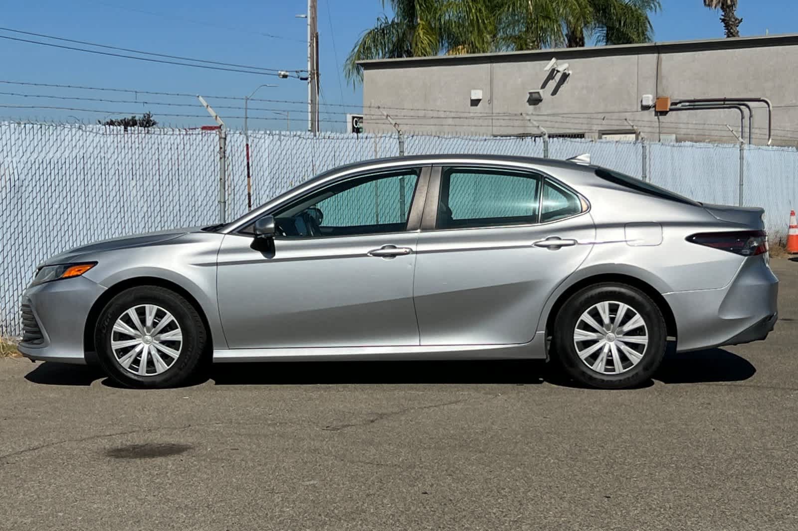 Certified 2022 Toyota Camry LE FWD image 2
