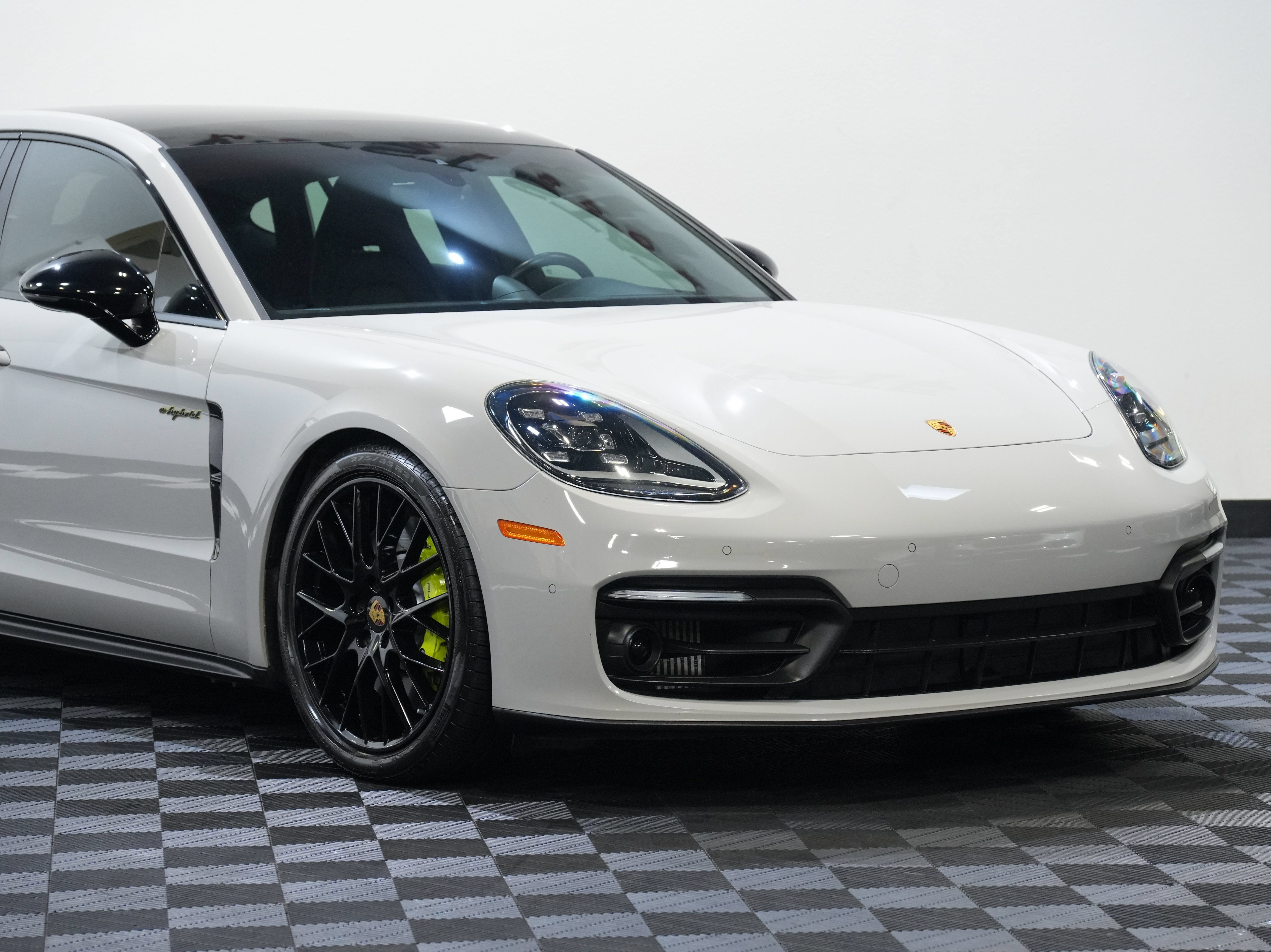 Used 2022 Porsche Panamera 4S w/ Premium Package AWD/4WD image 9