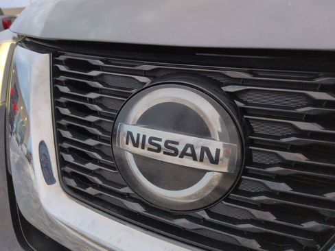 Used 2020 Nissan Rogue S image 10