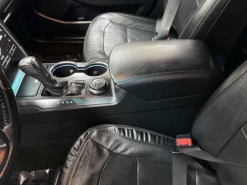 Used 2017 Ford Explorer Limited image 23