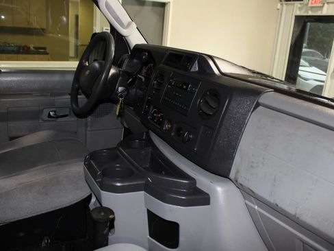 Used 2009 Ford E-150 and Econoline 150 RWD image 19