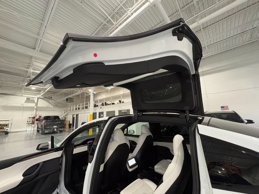 Used 2023 Tesla Model X AWD/4WD image 33
