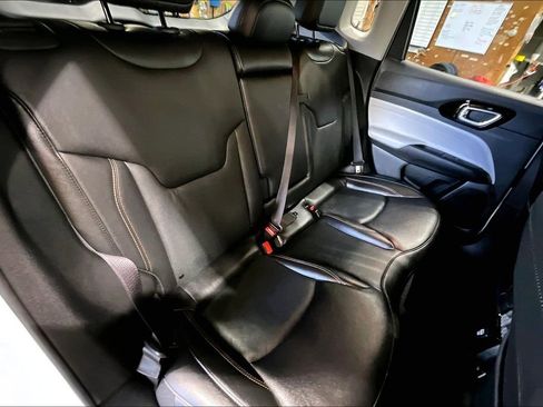 Used 2022 Jeep Compass Limited image 25