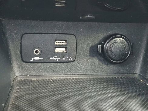 Used 2020 Subaru Forester Limited image 30