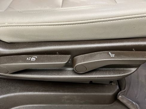 Used 2021 Chevrolet Suburban Z71 w/ Z71 Off-Road Package image 19