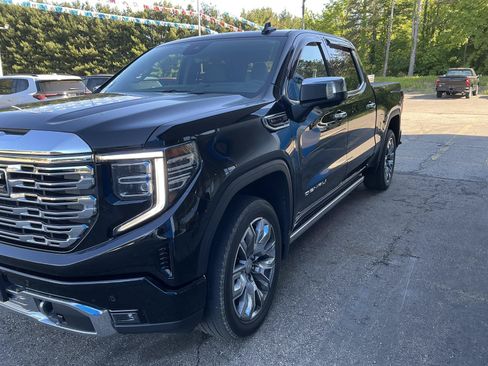 Used 2023 GMC Sierra 1500 Denali w/ Denali Reserve Package AWD/4WD image 1