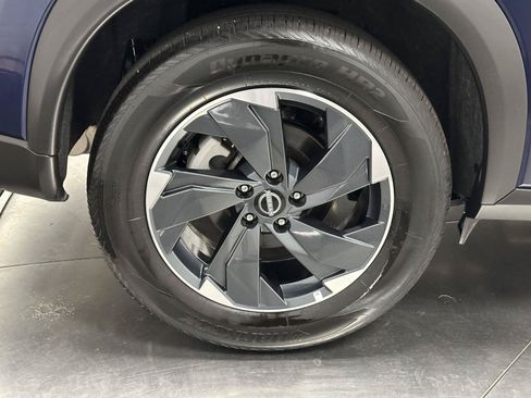 Used 2026 Nissan Rogue SV AWD/4WD image 16