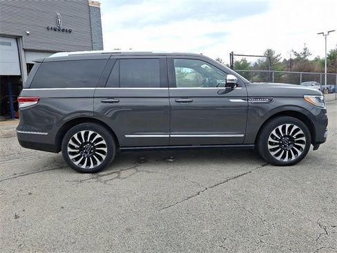 Used 2022 Lincoln Navigator Black Label image 7