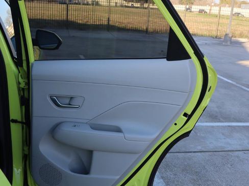 Used 2024 Hyundai Kona Limited image 31