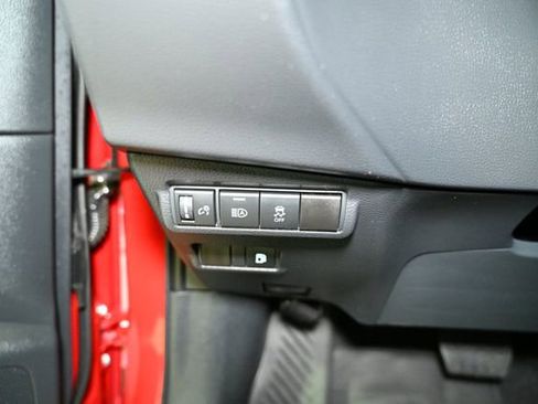 Used 2024 Toyota Corolla Cross AWD Hybrid w/ Moonroof Package image 39