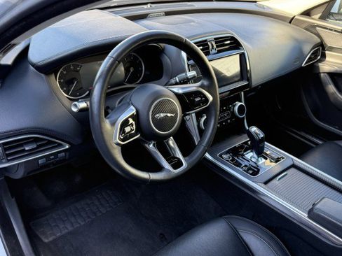 Used 2020 Jaguar XE S image 6