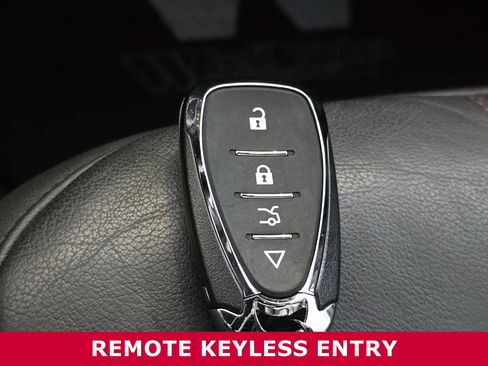 Used 2022 Chevrolet Traverse RS image 35