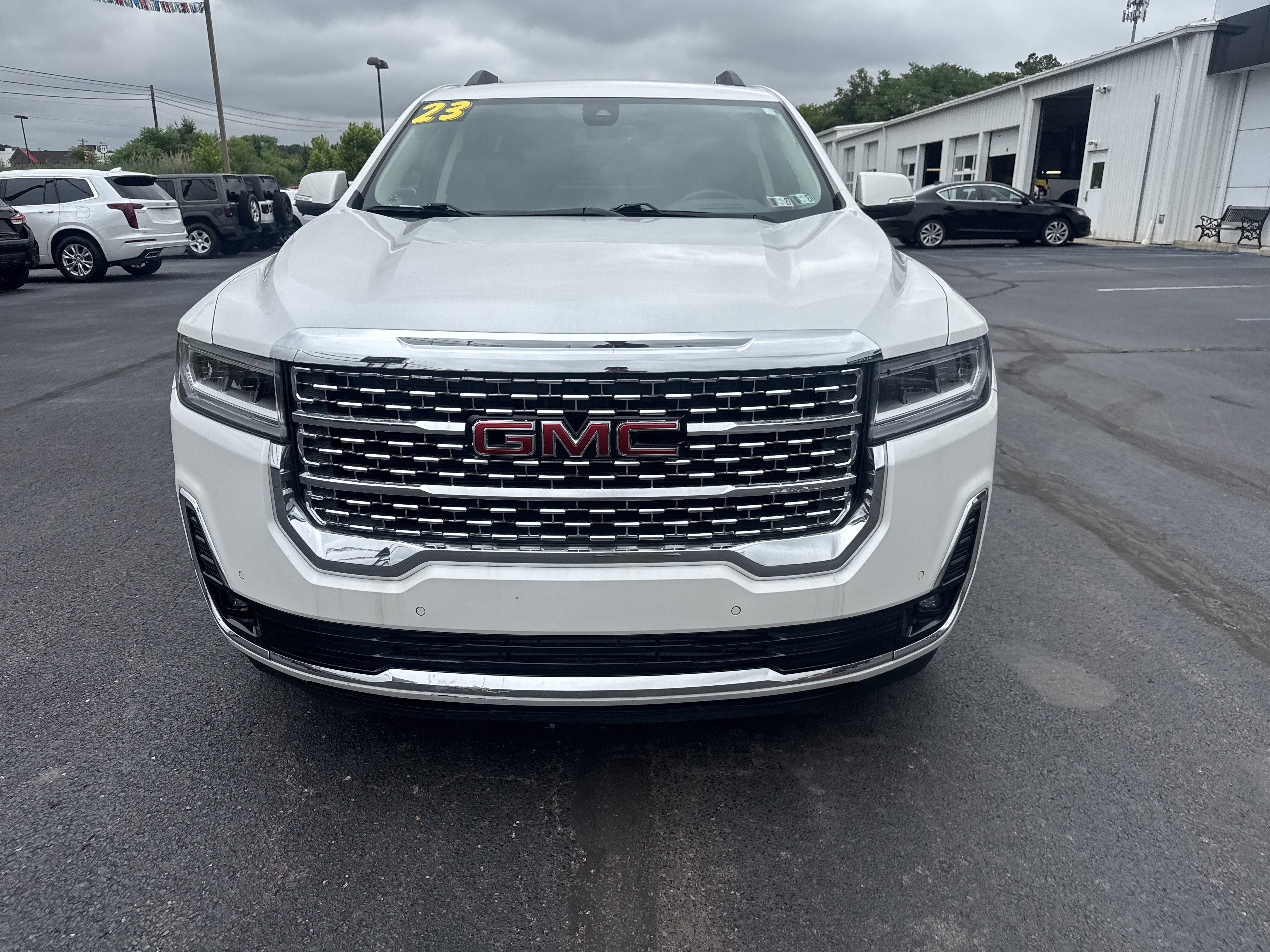 Used 2023 GMC Acadia Denali AWD/4WD image 9