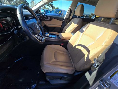Used 2021 Audi Q8 Prestige w/ Prestige Package image 24