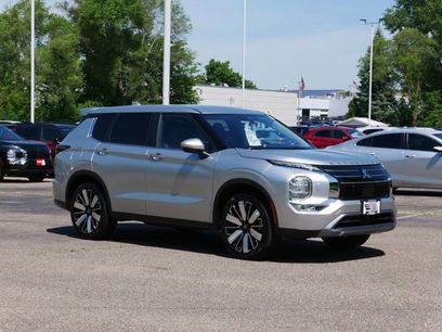 Used 2025 Mitsubishi Outlander SE