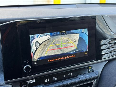 Used 2025 Toyota Camry LE image 17