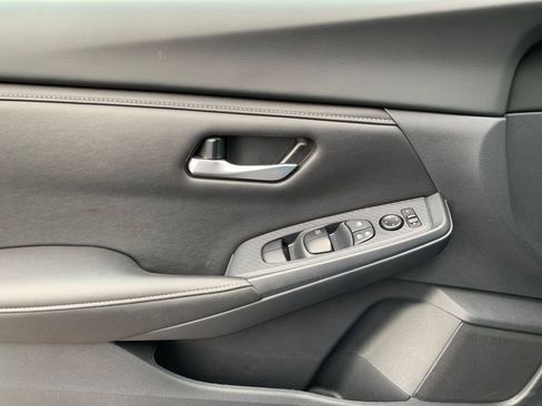 Used 2025 Nissan Sentra SV image 20