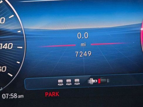 Certified 2025 Mercedes-Benz GLC 300 image 9