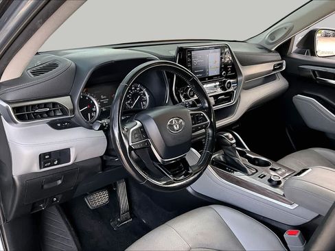 Used 2020 Toyota Highlander Limited AWD/4WD image 18