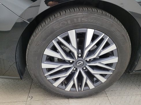 Used 2025 Nissan Altima 2.5 SV FWD image 31