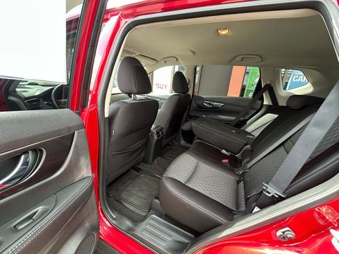 Used 2017 Nissan Rogue SV AWD/4WD image 16