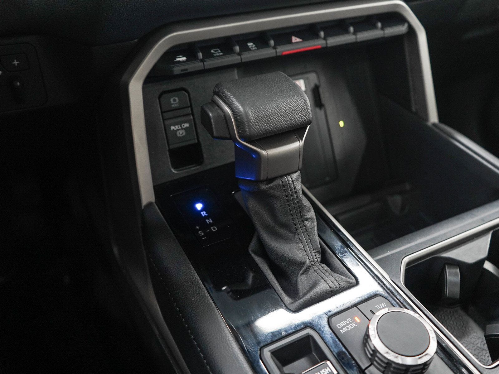 Used 2024 Toyota Tundra Limited AWD/4WD image 23