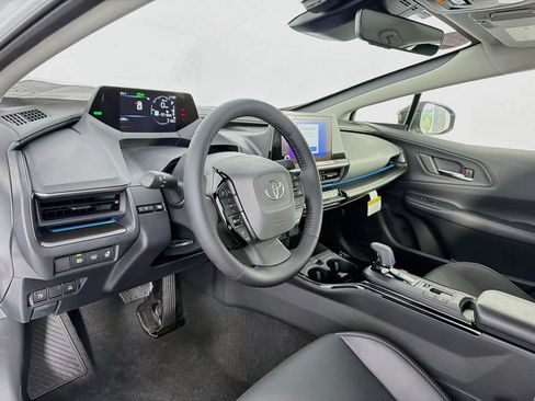 New 2027 Toyota Prius Plug-In Hybrid FWD image 13
