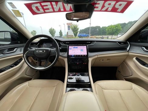 Used 2022 Jeep Grand Cherokee L Limited AWD/4WD image 30