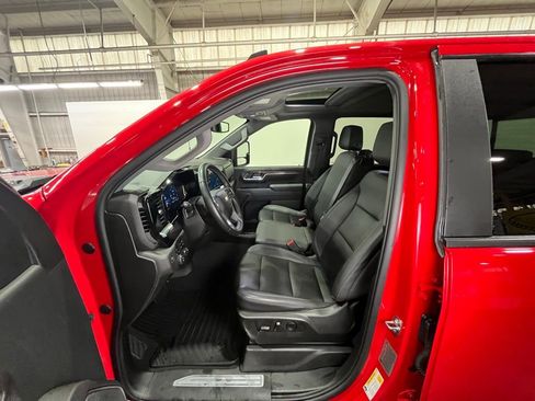 Used 2024 Chevrolet Silverado 2500 LT w/ Convenience Package image 15