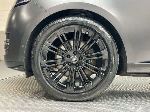 Used 2024 Land Rover Range Rover SE image 17