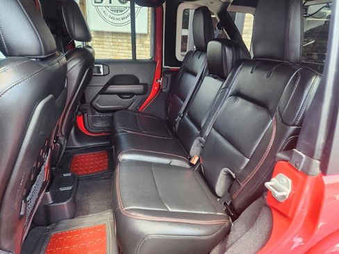 Used 2023 Jeep Wrangler Unlimited Rubicon w/ Xtreme 35 Tire Package AWD/4WD image 8