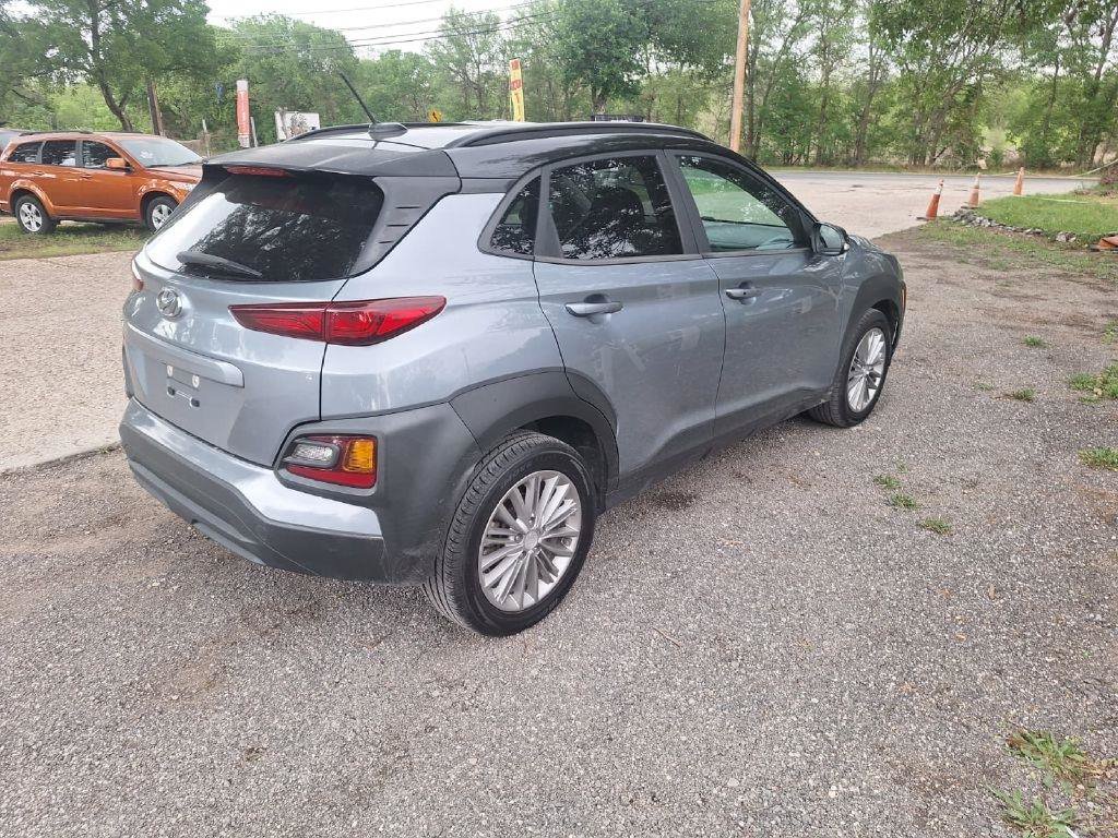 Used 2018 Hyundai Kona SEL FWD image 2