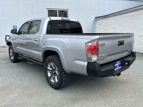 Used 2017 Toyota Tacoma Limited w/ Tow Package AWD/4WD image 5