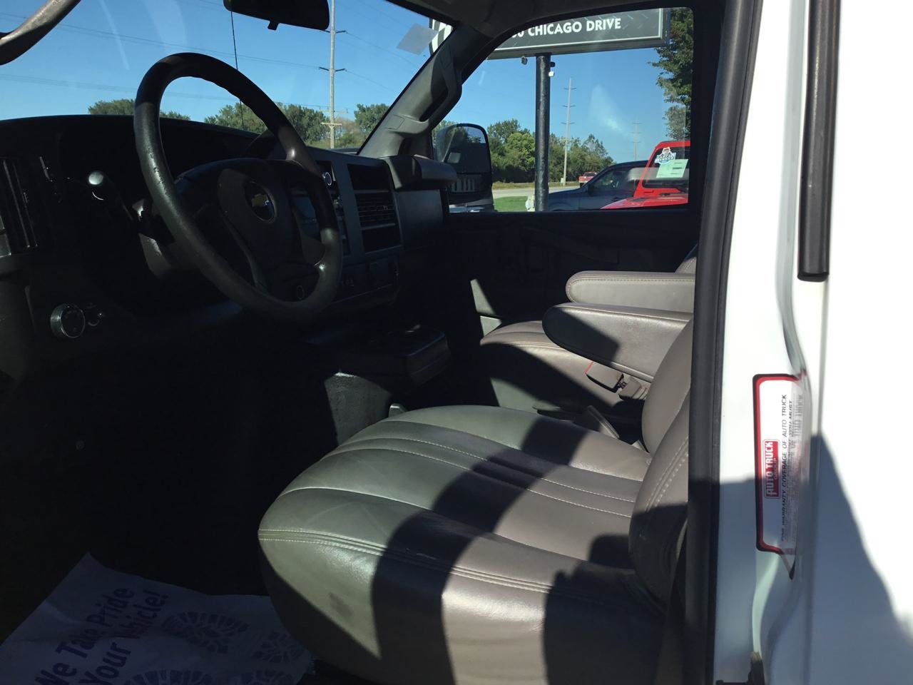 Used 2020 Chevrolet Express 2500 RWD image 15