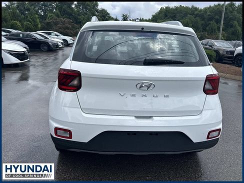 New 2026 Hyundai Venue SEL FWD image 6