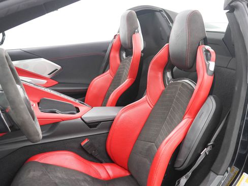 Used 2021 Chevrolet Corvette Stingray Preferred Conv w/ Z51 Performance Package RWD image 38