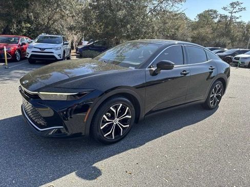 Certified 2023 Toyota Crown Limited image 3