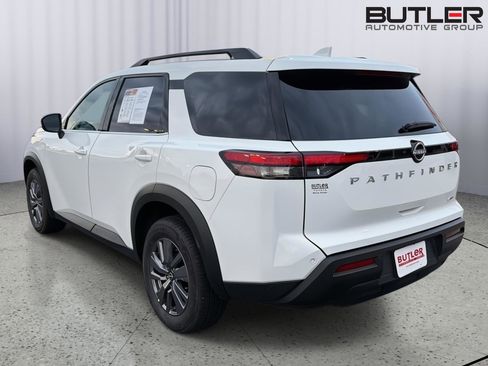 Used 2025 Nissan Pathfinder SV AWD/4WD image 4