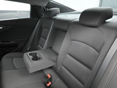 Used 2018 Chevrolet Malibu LT FWD image 21