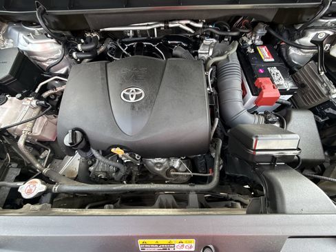 Used 2022 Toyota Highlander Platinum AWD/4WD image 18