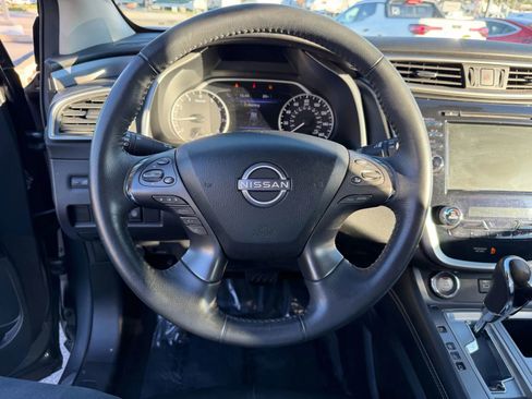 Used 2023 Nissan Murano SV image 14