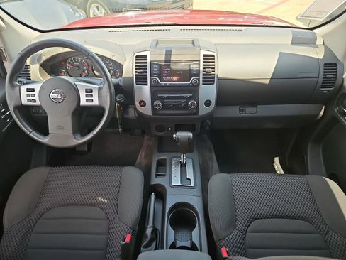 Used 2016 Nissan Frontier SV image 17