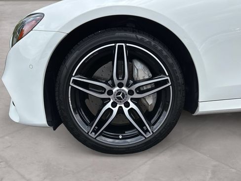 Used 2019 Mercedes-Benz E 300 4MATIC image 14