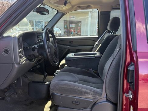 Used 2005 Chevrolet Silverado 2500 LS image 9