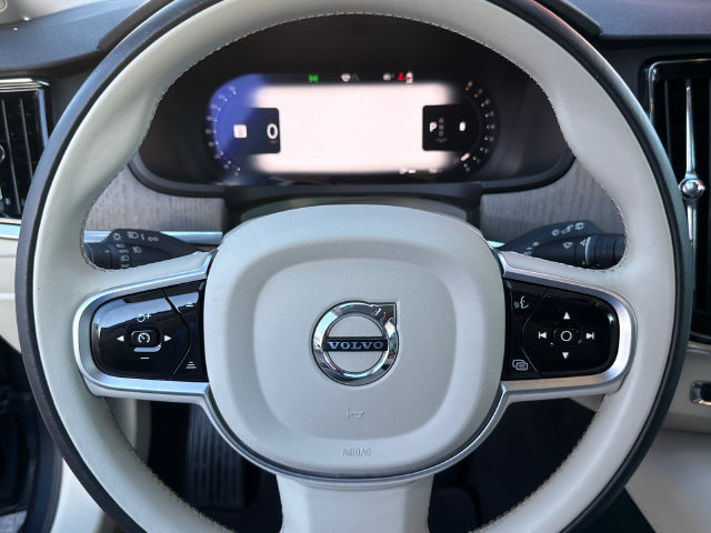Certified 2025 Volvo V90 B6 Cross Country Plus AWD/4WD image 11